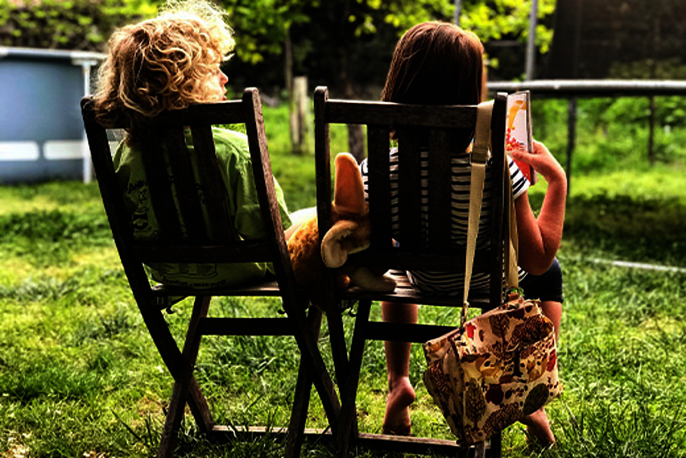 Qcells Kinder Garten entspannen Foto