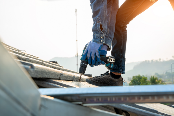 Qcells Installationsparter Hand Detail von Handwerker Foto