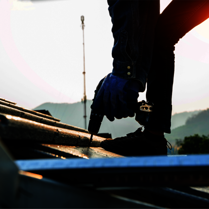Qcells Installationsparter Hand Detail von Handwerker Foto