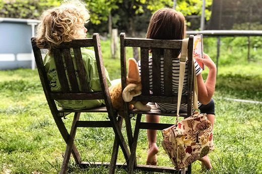 Qcells Kinder Garten entspannen Foto